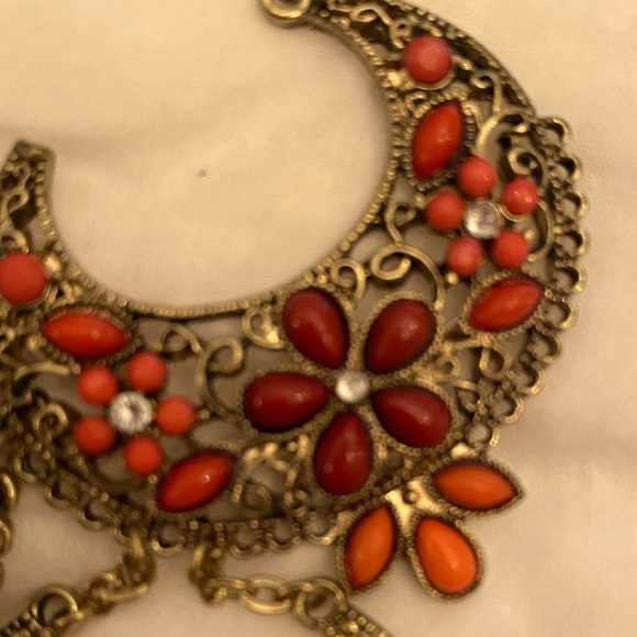 Gorgeous Bib Necklace with warm red and orange stones and diamond stones - Picture 5 of 6